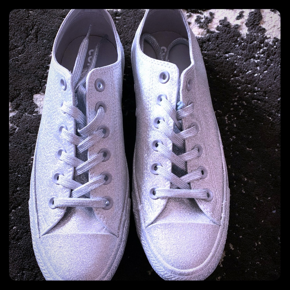 Silver sparkle Converse